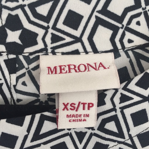 Merona Geometric Blouse with Keyhole Back Size XS - Picture 3 of 5